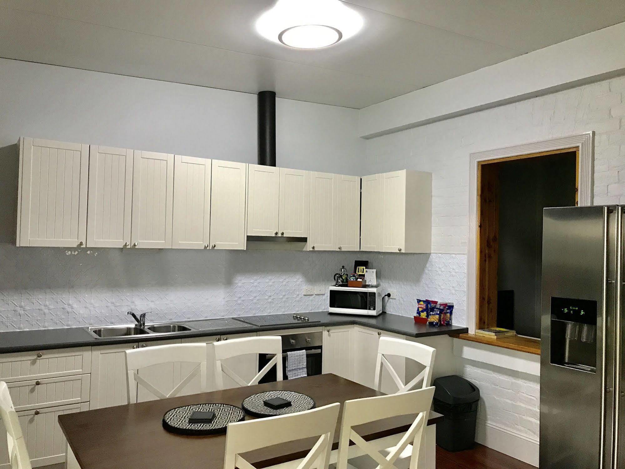 Endeavour Court Motor Inn Даббо Екстер'єр фото